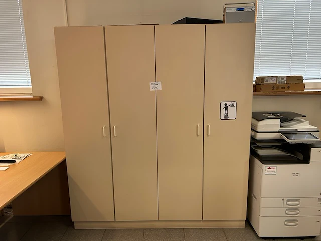 Kast - afbeelding 1 van  4