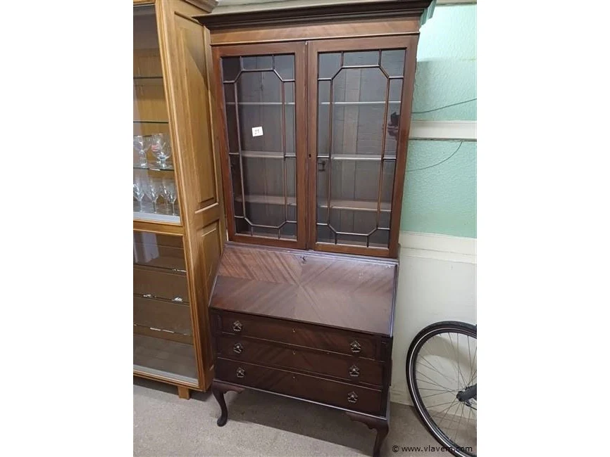 Veiling van inboedels en nalatenschappen: wo. antiek, brocante, vintage, kunst, meubelen, verlichting, elektro enz.