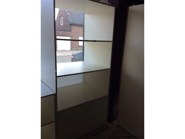 Kast - afbeelding 1 van  2