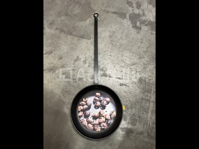 Kastanjepan 27 cm met lange steel 78 cm - afbeelding 1 van  2