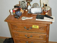 Kastje met 3 lades en inhoud - afbeelding 1 van  3