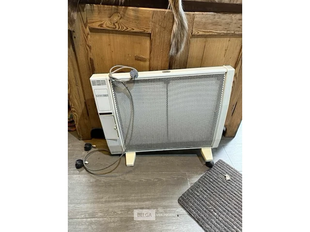 Kastje met diverse toestellen - afbeelding 4 van  5