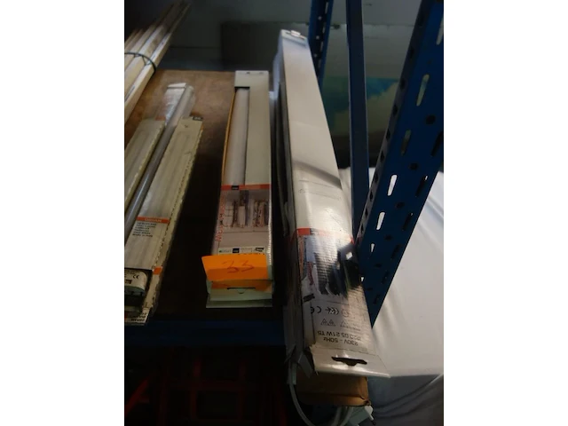 Kastverlichting 3 x 60 cm/4 x 90 cm - afbeelding 1 van  2