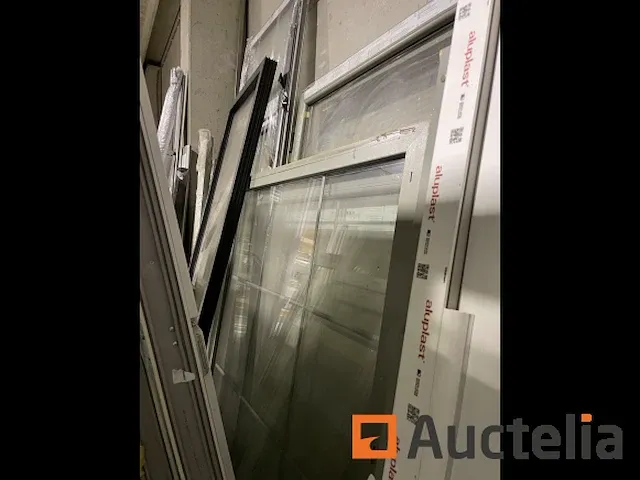 Kavel nieuw van raamkozijnen, beglazing, deuren van de merk aluplast! - afbeelding 4 van  19