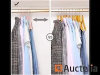 Kavel van 24 fluwelen hangers, tangen verwijderbaar - afbeelding 1 van  7