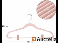 Kavel van 24 fluwelen hangers, tangen verwijderbaar - afbeelding 4 van  7