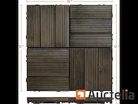 Kavel van 27 terrastegels 30,5x30,5cm terrastegels