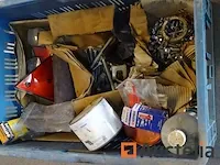 Kavel verschillend: stoepranden, luchtslang, ... - afbeelding 8 van  15
