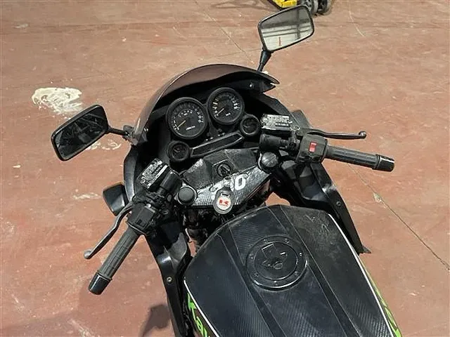Kawasaki 900 zxr - afbeelding 8 van  12