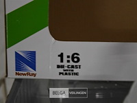 Kawasaki crossmotor schaal 1/16 - afbeelding 5 van  5