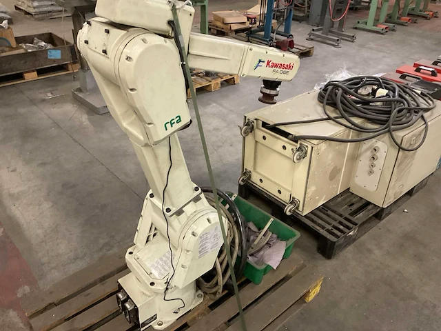 Kawasaki fa 06e robotarm met controller - afbeelding 9 van  12