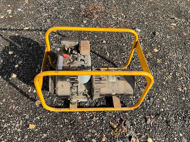 Kawasaki fa210d benzinegenerator – 2,5 kva – ge 2500 brown - afbeelding 1 van  6