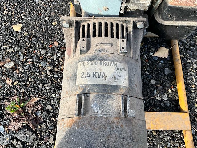 Kawasaki fa210d benzinegenerator – 2,5 kva – ge 2500 brown - afbeelding 6 van  6