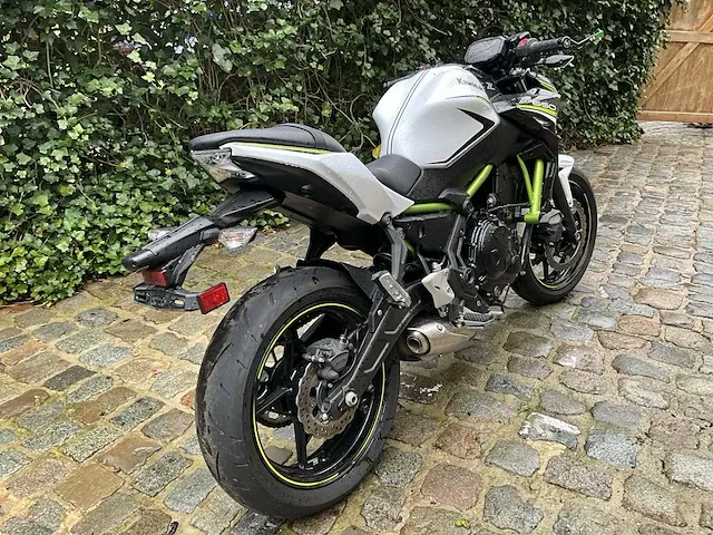 Kawasaki naked bike 650 motorfiets - afbeelding 14 van  18