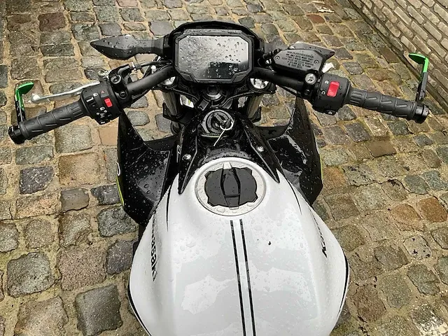 Kawasaki naked bike 650 motorfiets - afbeelding 18 van  18