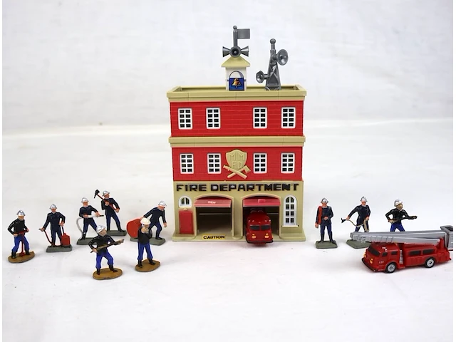 Kazerne tafereel - afbeelding 1 van  4