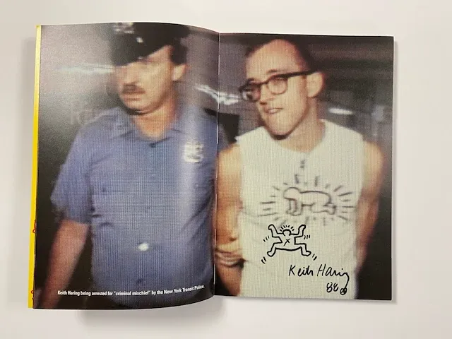 Keith haring - art in transit met tekening - afbeelding 1 van  2
