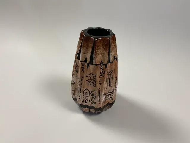 Keith haring - beschilderde vaas - afbeelding 2 van  5