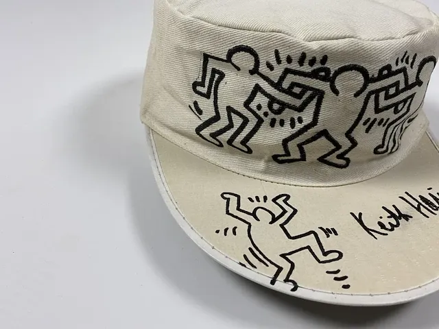 Keith haring - pet met originele tekening en signatuur - afbeelding 3 van  4