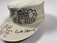 Keith haring - pet met originele tekening - afbeelding 4 van  4