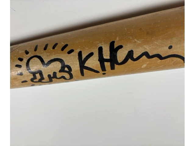 Keith haring - tekening op basball bat - afbeelding 3 van  3