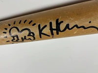 Keith haring - tekening op basball bat - afbeelding 3 van  3