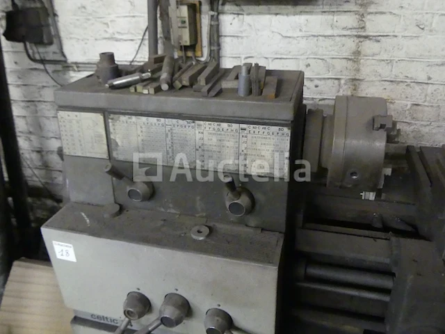 Keltische 14 metalen draaibank - afbeelding 1 van  12