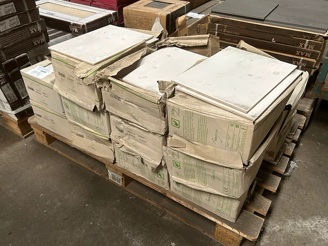 Keramische tegel 28 m² - afbeelding 1 van  3