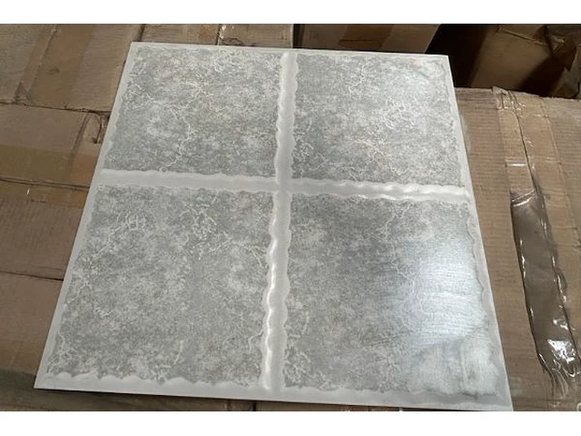 Keramische tegel 45 m² - afbeelding 2 van  4