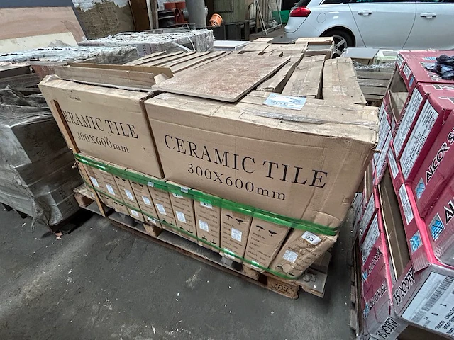 Keramische tegel 48 m² - afbeelding 1 van  3
