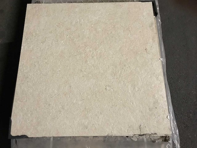 Keramische tegels ca 8 m2 beige - afbeelding 1 van  2