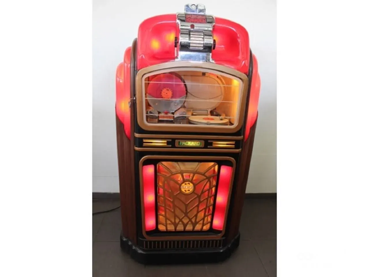 Kermisautomaten, flipperkasten, jukeboxen en oldtimers