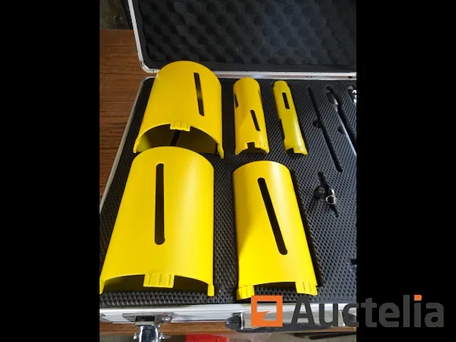 Kernboren set voor kernboormachine in een koffer - afbeelding 2 van  7