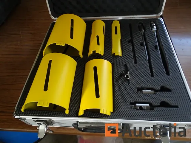 Kernboren set voor kernboormachine in een koffer - afbeelding 3 van  7