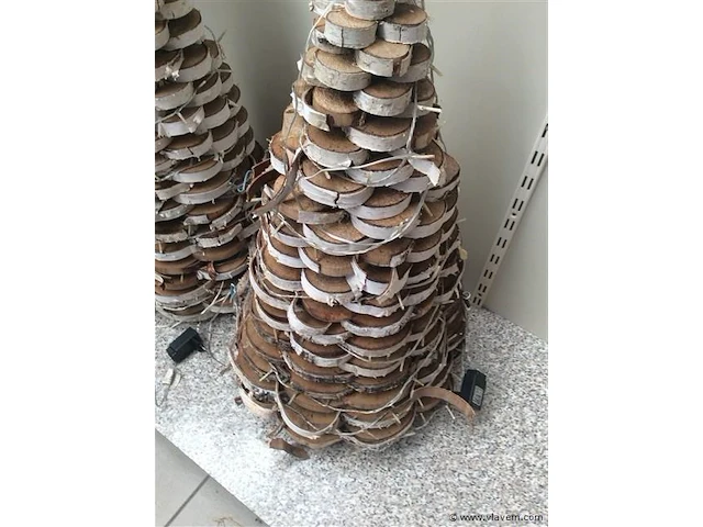 Kerstbomen met verlichting 2stuks (beschadigd) - afbeelding 2 van  3