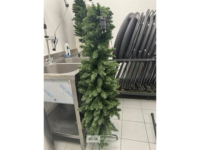 Kerstboom ± h 140cm - afbeelding 1 van  3