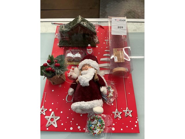 Kerstdecoratie. - afbeelding 2 van  2