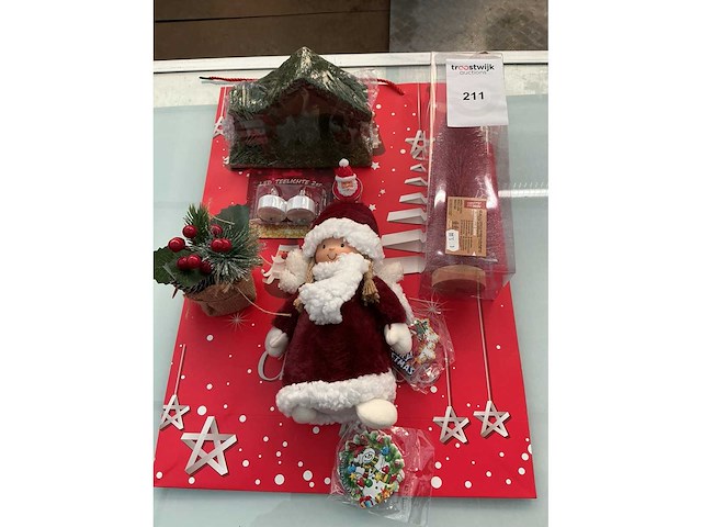 Kerstdecoratie. - afbeelding 2 van  2