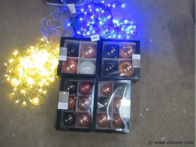 Kerstmatriaal - afbeelding 1 van  3