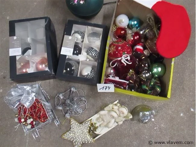 Kerstmatriaal - afbeelding 2 van  2