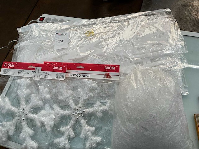 Kerst,sneeuw raamdecoratie. - afbeelding 2 van  2