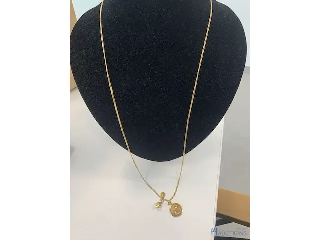 Ketting met 3 kleine kettinghangers - afbeelding 2 van  4