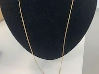 Ketting met 3 kleine kettinghangers - afbeelding 2 van  4