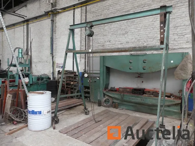 Ketting takel op zwenkraan - afbeelding 1 van  3