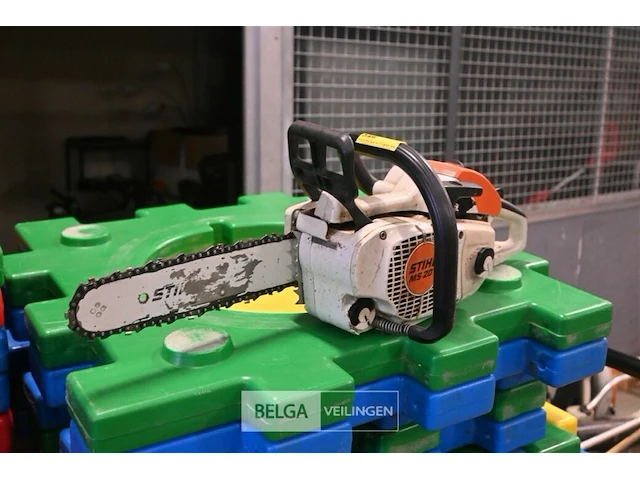 Kettingzaag stihl - afbeelding 1 van  5