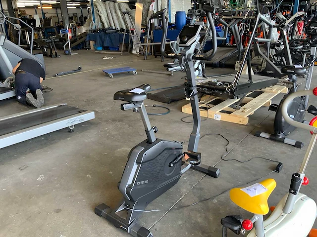 Kettler 9c uprightbike home trainer - afbeelding 1 van  5