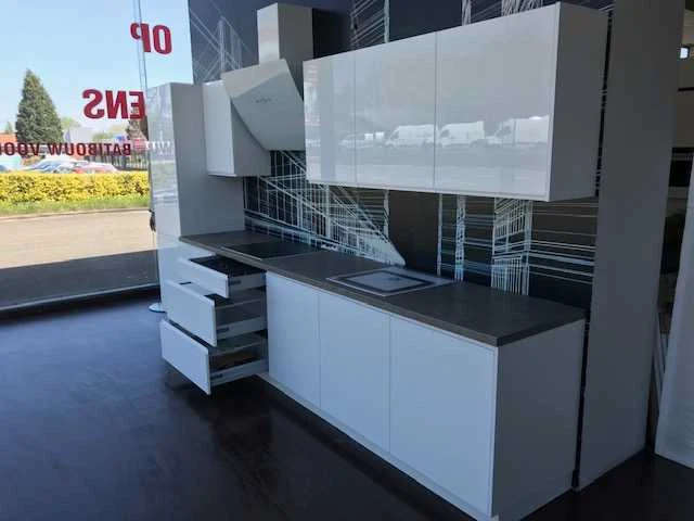 Keuken 380cm expo 27 in bouwpakket wit hoogglans - afbeelding 3 van  31