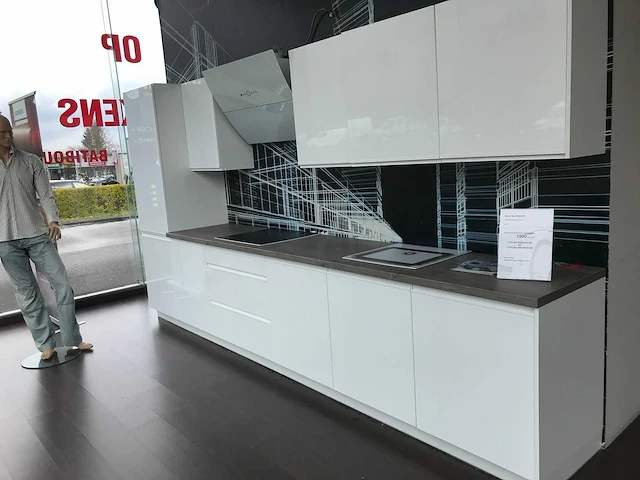 Keuken 380cm expo 27 in bouwpakket wit hoogglans - afbeelding 9 van  31