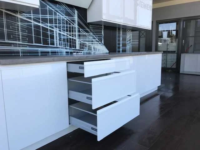 Keuken 380cm expo 27 in bouwpakket wit hoogglans - afbeelding 29 van  31