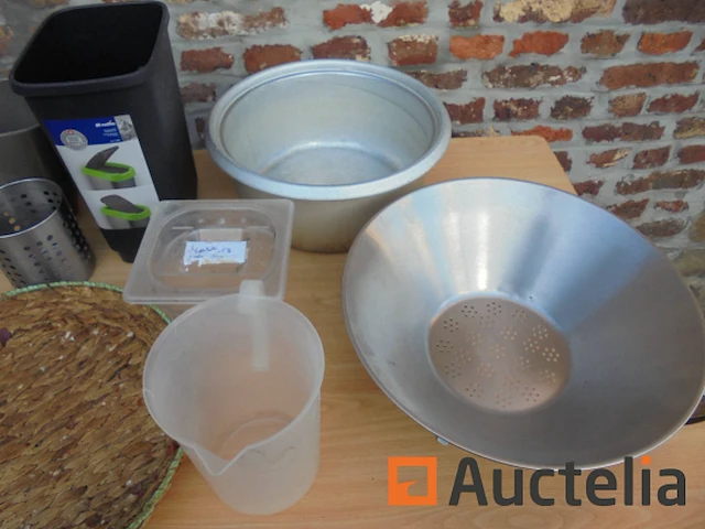 Keuken en decoratie + 10 kamers - afbeelding 1 van  4